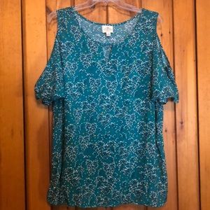 St Johns Bay cold shoulder top size XL